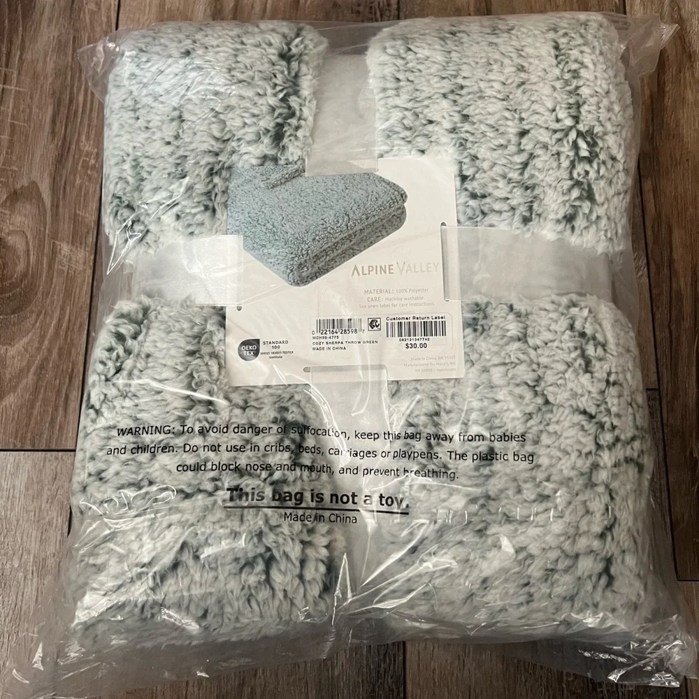 NEW Alpine Valley Cozy Sherpa Throw, 50
